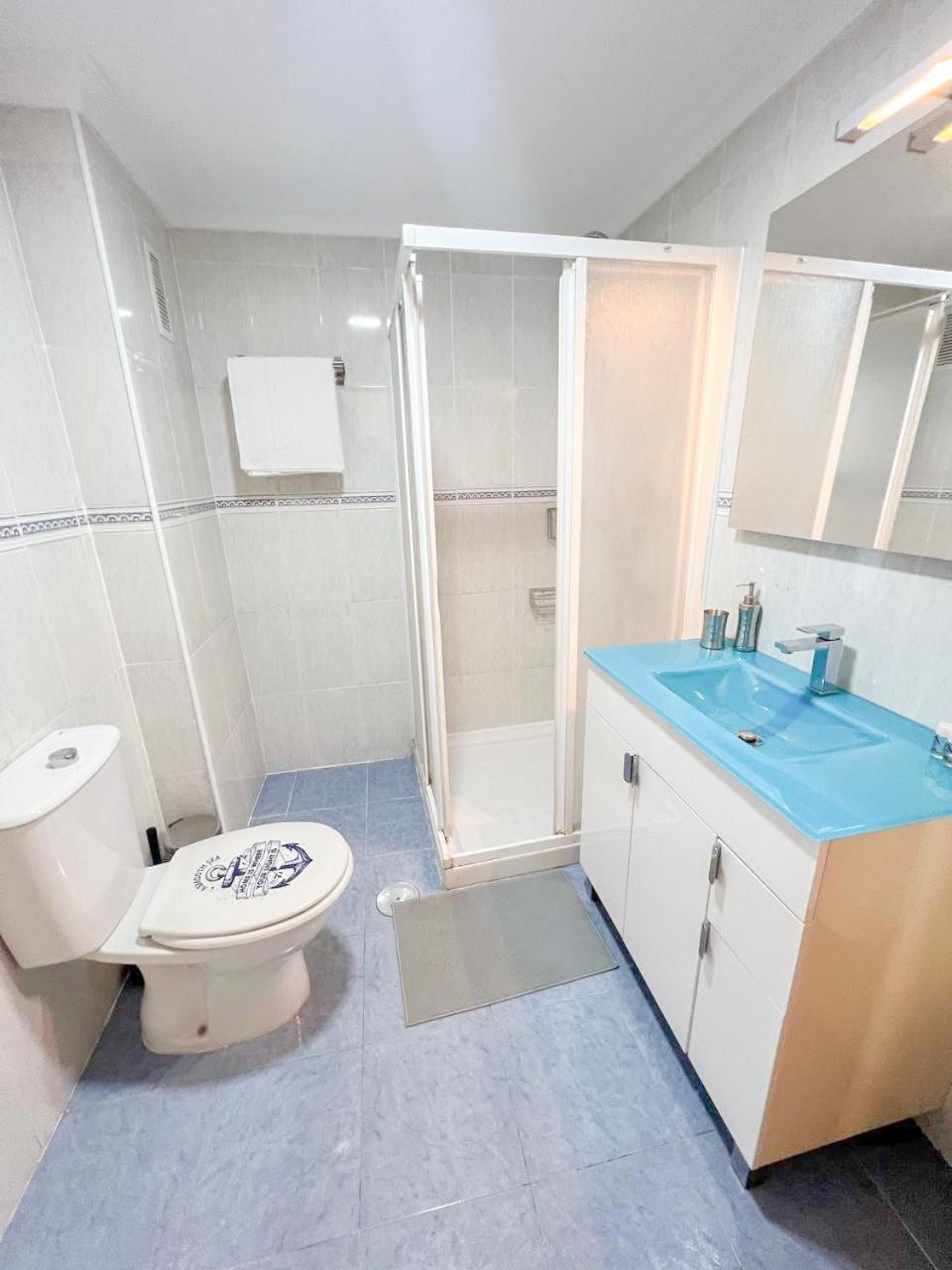 Large & Cozy Centrally Apartment Torremolinos Exterior photo