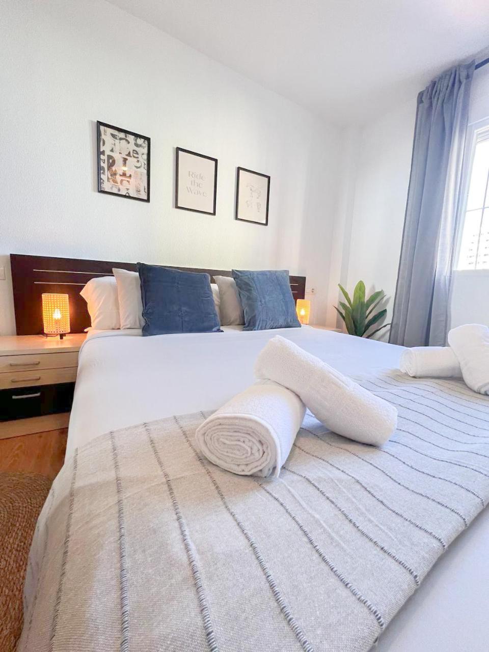 Large & Cozy Centrally Apartment Torremolinos Exterior photo