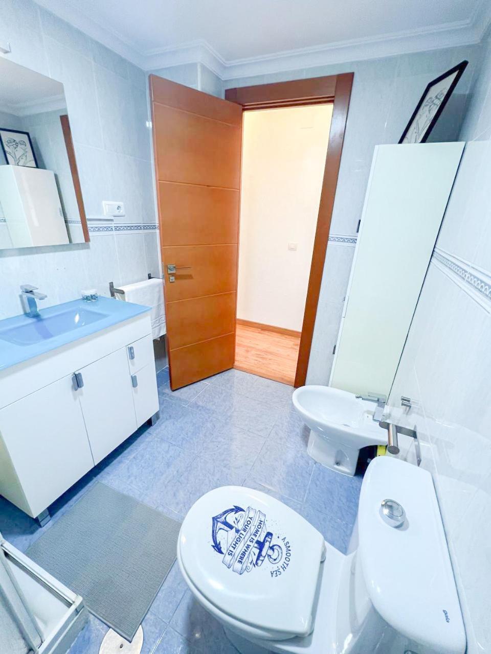 Large & Cozy Centrally Apartment Torremolinos Exterior photo