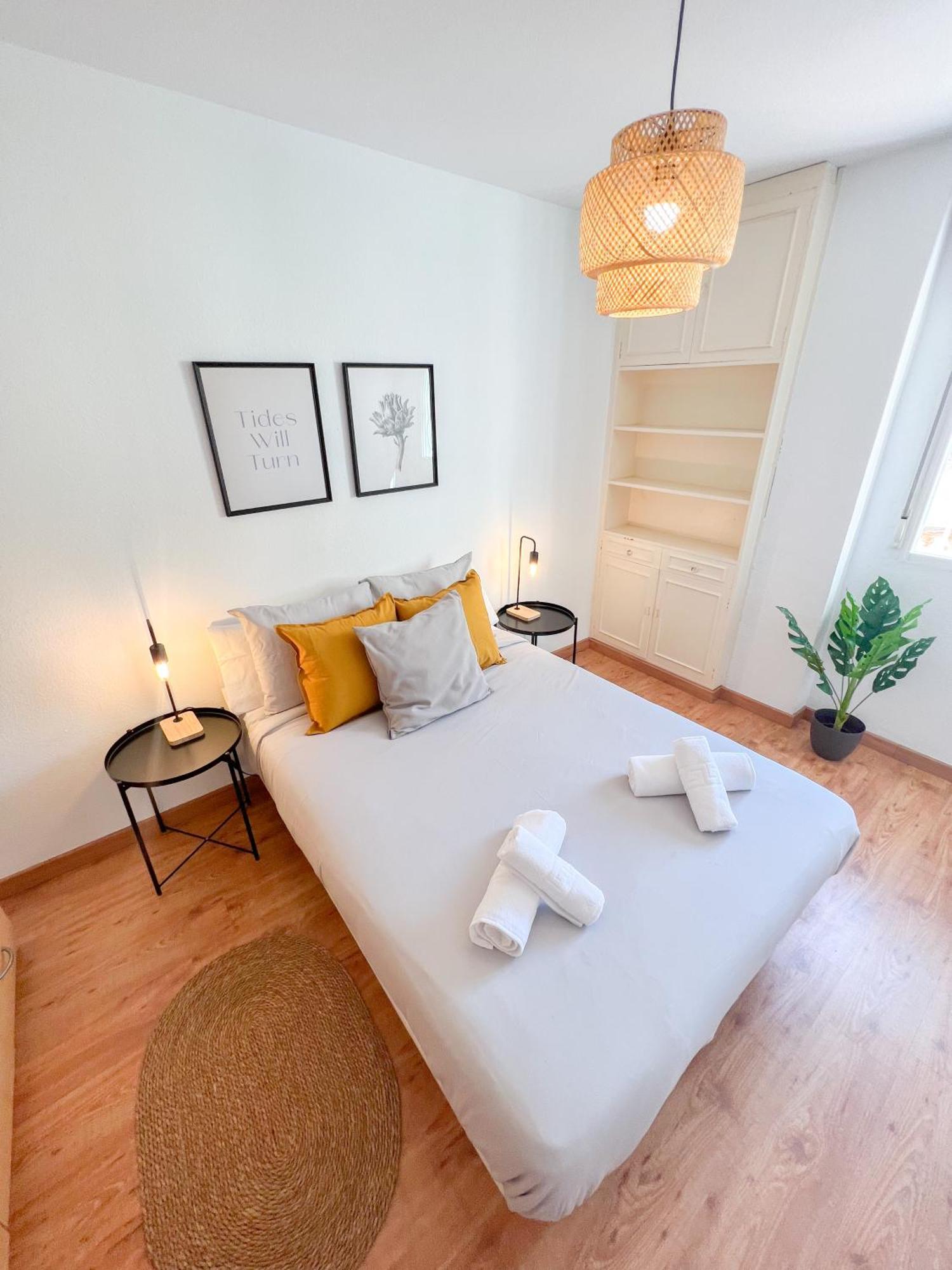 Large & Cozy Centrally Apartment Torremolinos Exterior photo